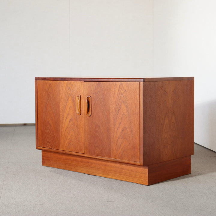 【comingsoon!】　G PLAN 2 DOOR CUPBOARD　ItemCode-WOLD50c