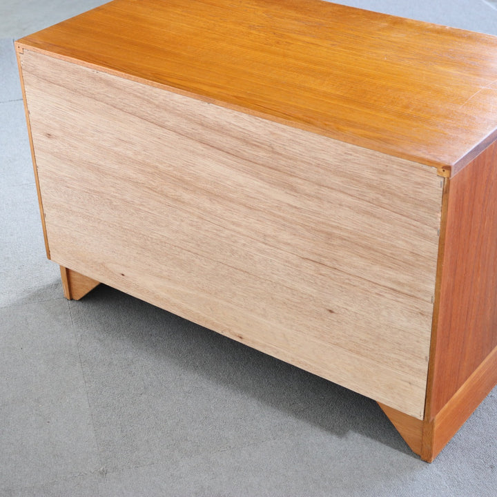 【comingsoon!】　G PLAN 2 DOOR CUPBOARD　ItemCode-WOLD50c