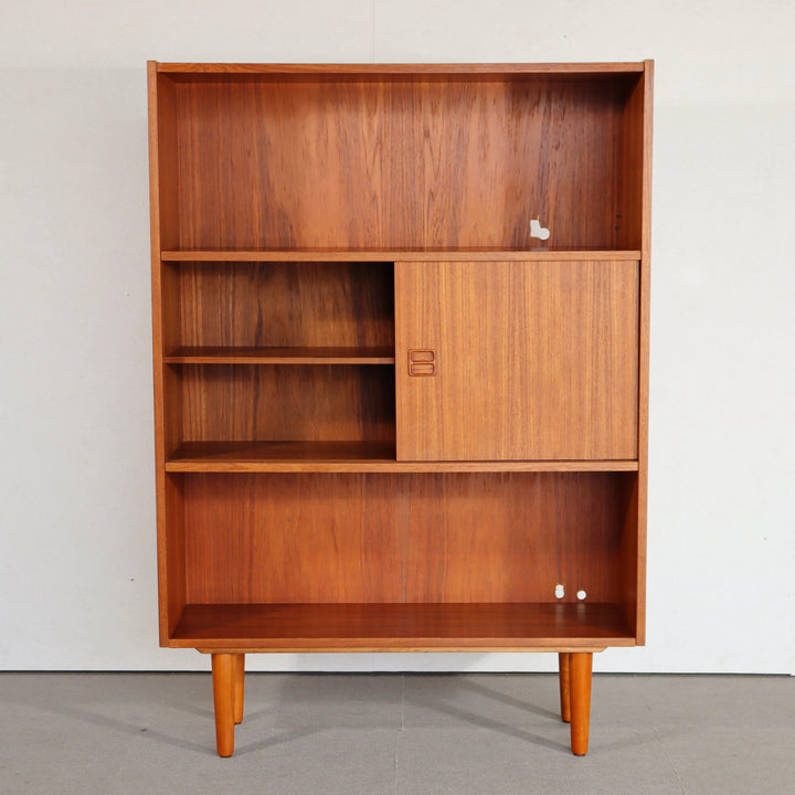 【comingsoon!】　Cabinet with bookcase　ItemCode-SKOV59
