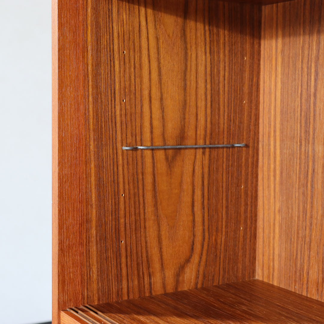 【comingsoon!】　Cabinet with bookcase　ItemCode-SKOV59