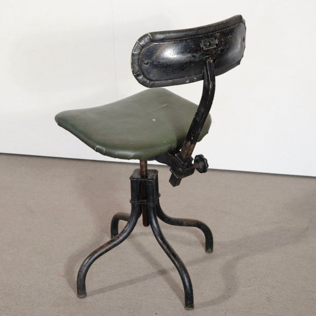 いす。　100年前の鉄。　1930s Tan sad machinists/factory chair　ItemCode-24164 | 送料込