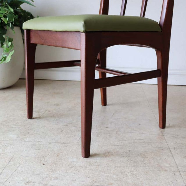 Vintage A.Younger Ltd. teak dining chair by John Herbert Fonseca, mid-century British design with sleek tapered legs and.