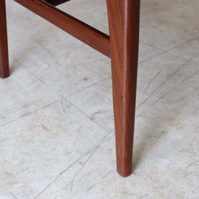 Mid-century British teak dining chair leg with rich wood grain and tapered design by A.Younger Ltd.