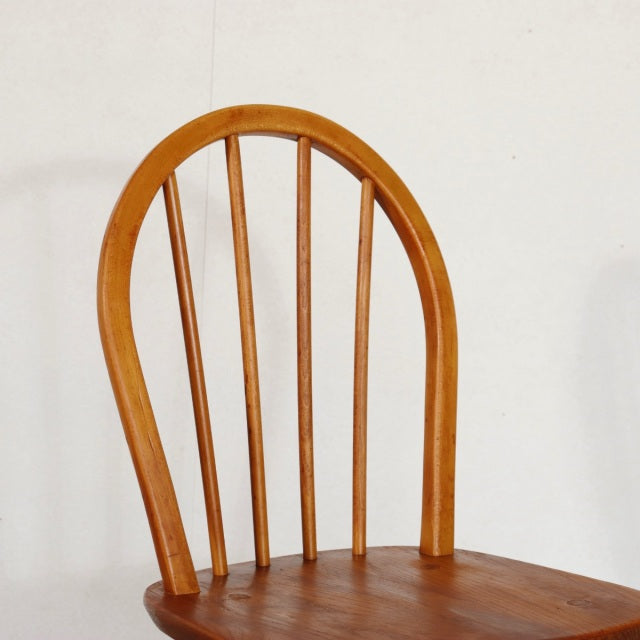 お持ち帰り専用！　2脚目以降割引あり　【自分を好きになるとはこういうことかもねと語る椅子】　アーコールERCOLフープバックチェア　商品番号29024b