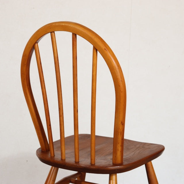 お持ち帰り専用！　2脚目以降割引あり　【自分を好きになるとはこういうことかもねと語る椅子】　アーコールERCOLフープバックチェア　商品番号29024b