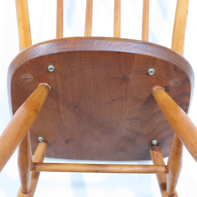 お持ち帰り専用！　2脚目以降割引あり　【自分を好きになるとはこういうことかもねと語る椅子】　アーコールERCOLフープバックチェア　商品番号29024b