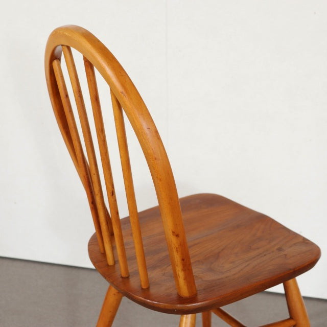 お持ち帰り専用！　2脚目以降割引あり　【自分を好きになるとはこういうことかもねと語る椅子】　アーコールERCOLフープバックチェア　商品番号29024b