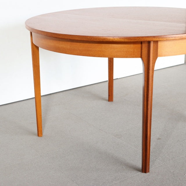 サトクリフオブトッドモーデンsutcliffeoftodmordenラウンドダイニングテーブル     【流行？そんなものはワシが決めるんじゃ！】 ItemCode-29018