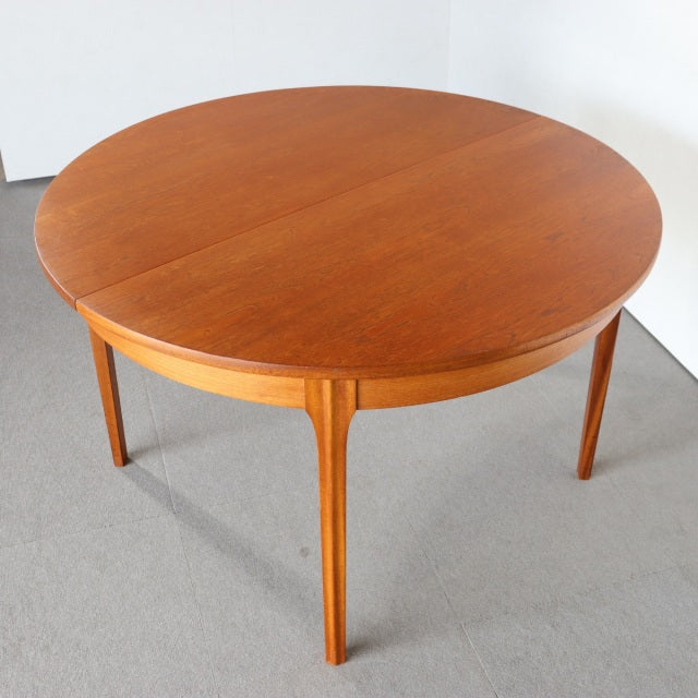 サトクリフオブトッドモーデンsutcliffeoftodmordenラウンドダイニングテーブル     【流行？そんなものはワシが決めるんじゃ！】 ItemCode-29018