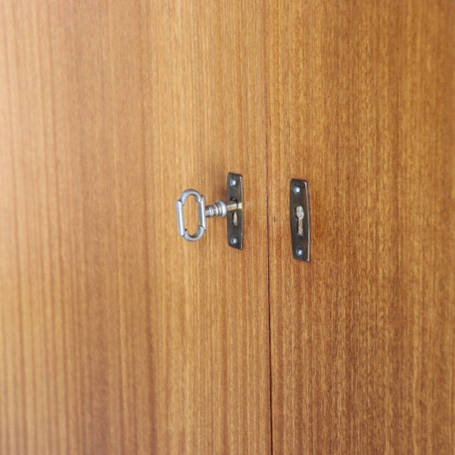 珍品。だけど意外と使いやすいかも。　コンパクトで施錠可能なヴィンテージデスク　商品番号24005