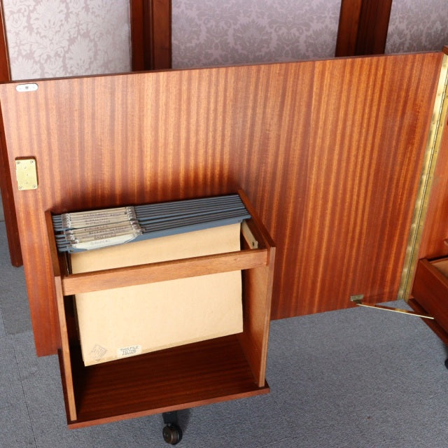 珍品。だけど意外と使いやすいかも。　コンパクトで施錠可能なヴィンテージデスク　商品番号24005