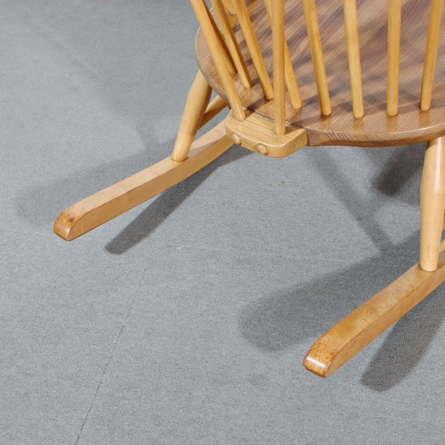 送料込み！　【大人でも昼間からブランコ気分楽しめます】　アーコール製ロッキングチェア　商品番号GLEN57