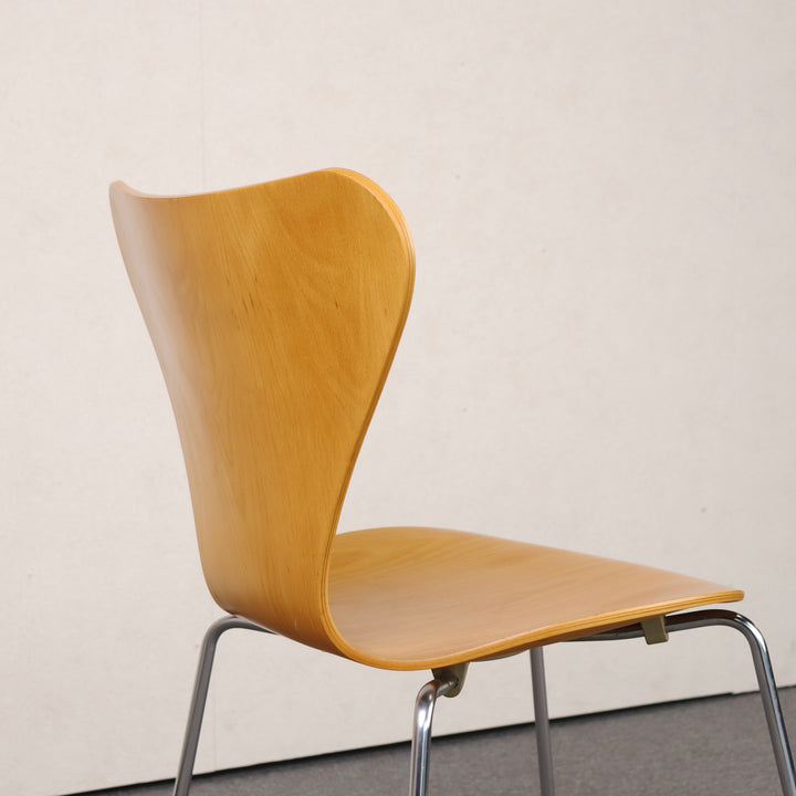 【comingsoon!】Danish Dining chair 'Serie 7' by Arne Jacobsen | KLAR126a