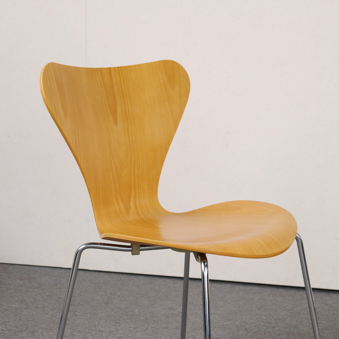【comingsoon!】Danish Dining chair 'Serie 7' by Arne Jacobsen | KLAR126a