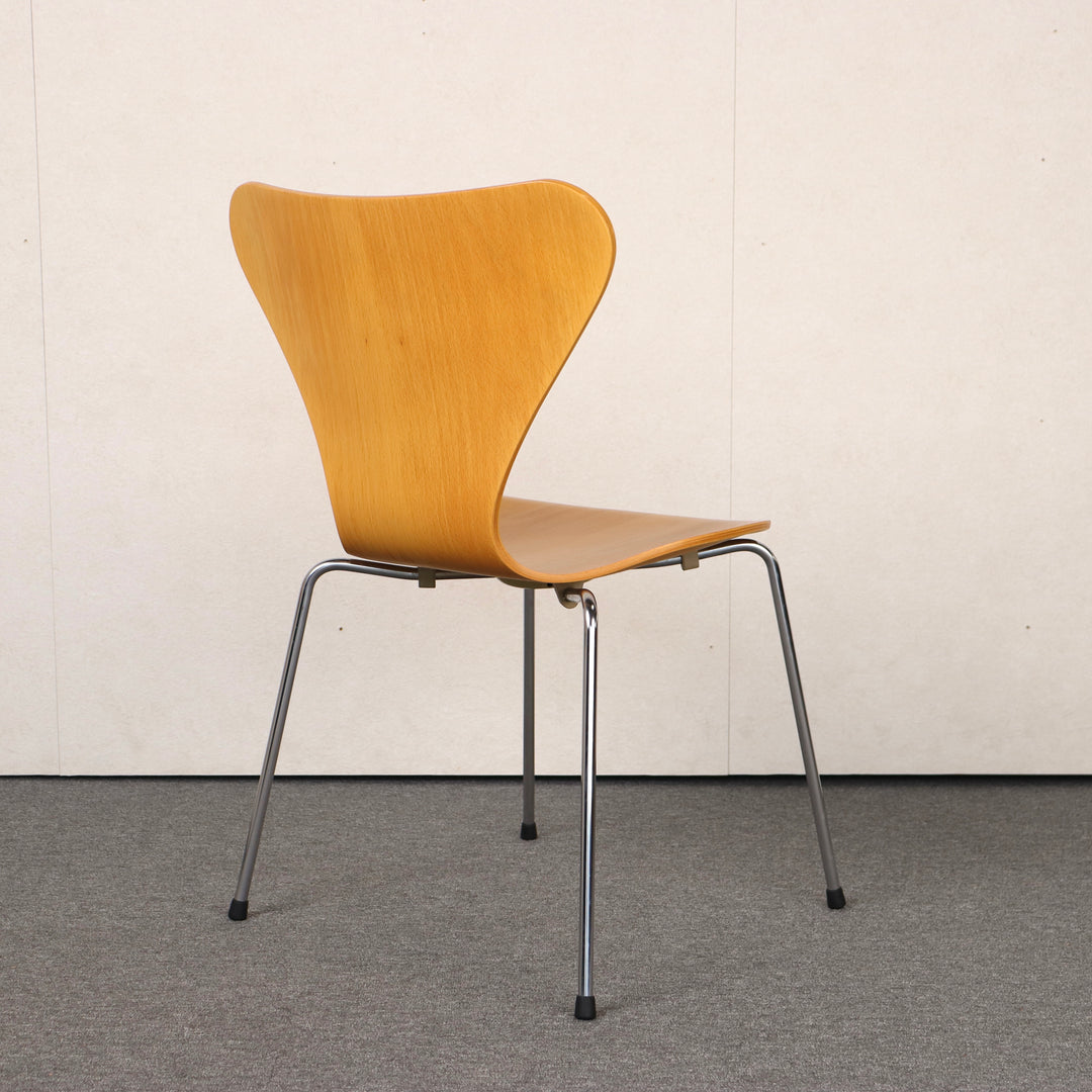 【comingsoon!】Danish Dining chair 'Serie 7' by Arne Jacobsen | KLAR126b