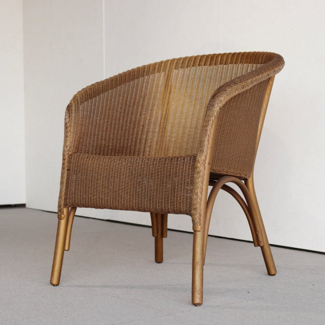 【朽ち果てるまで屋外でお使いください】　ロイドルームLLOYD LOOM アームチェア　商品番号26150a