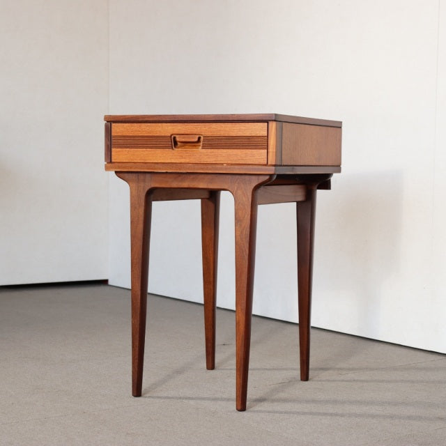 BUTILUXベッドサイドキャビネット【グサり】 ItemCode-AVON77b | 送料込