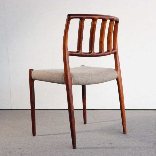 【職人２０％】　J.L.モラー（J.L.Moller）No.83　デンマーク製ダイニングチェア　商品番号27022c