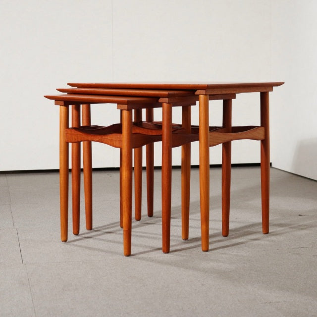 デンマーク製ネストテーブル designed by Poul Hundevad【しょうちゅうだい】　ItemCode-SKOV64 | 送料込
