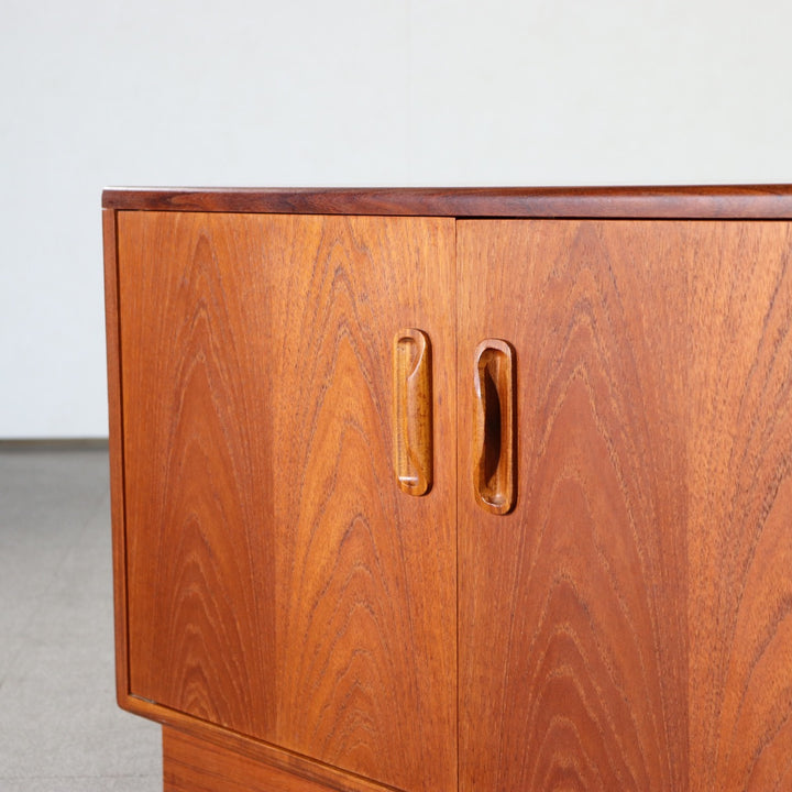 【comingsoon!】　G PLAN 2 DOOR CUPBOARD　ItemCode-WOLD50c