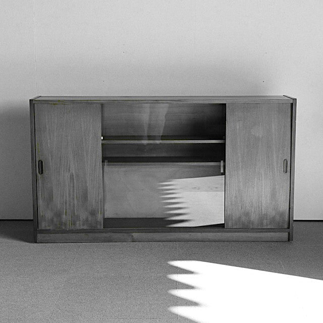 英国ヴィンテージのブックケース　白黒写真