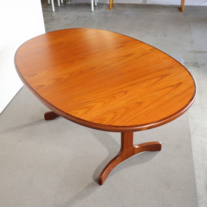 【comingsoon!】 G PLAN OVAL WHALE FIN DINING TABLE ItemCode-DAWN41