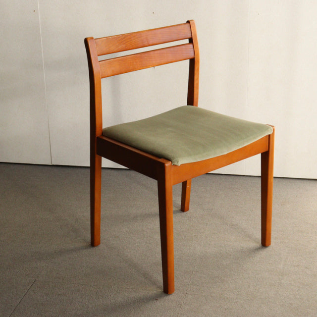 M様引き取り専用　いす。　淡緑。　ヴィンテージのダイニングチェア　商品番号25111a