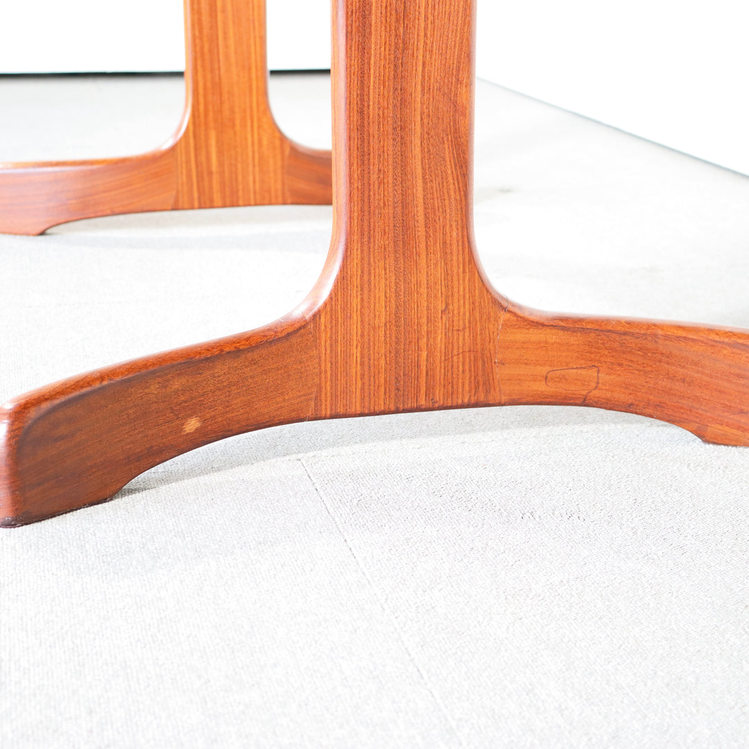 【comingsoon!】 G PLAN OVAL WHALE FIN DINING TABLE ItemCode-DAWN41