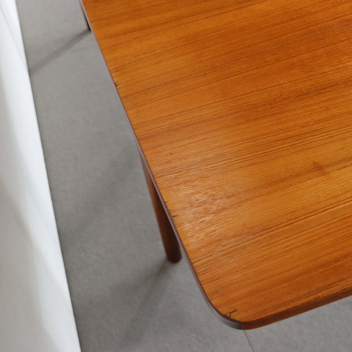 【comingsoon!】 MCINTOSH T3 DINING TABLE ItemCode-DAWN27