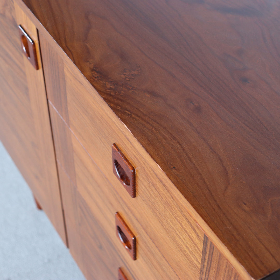 【comingsoon!】 Denmark Chest of 4 drawers | ItemCode-VIND9 | 送料込