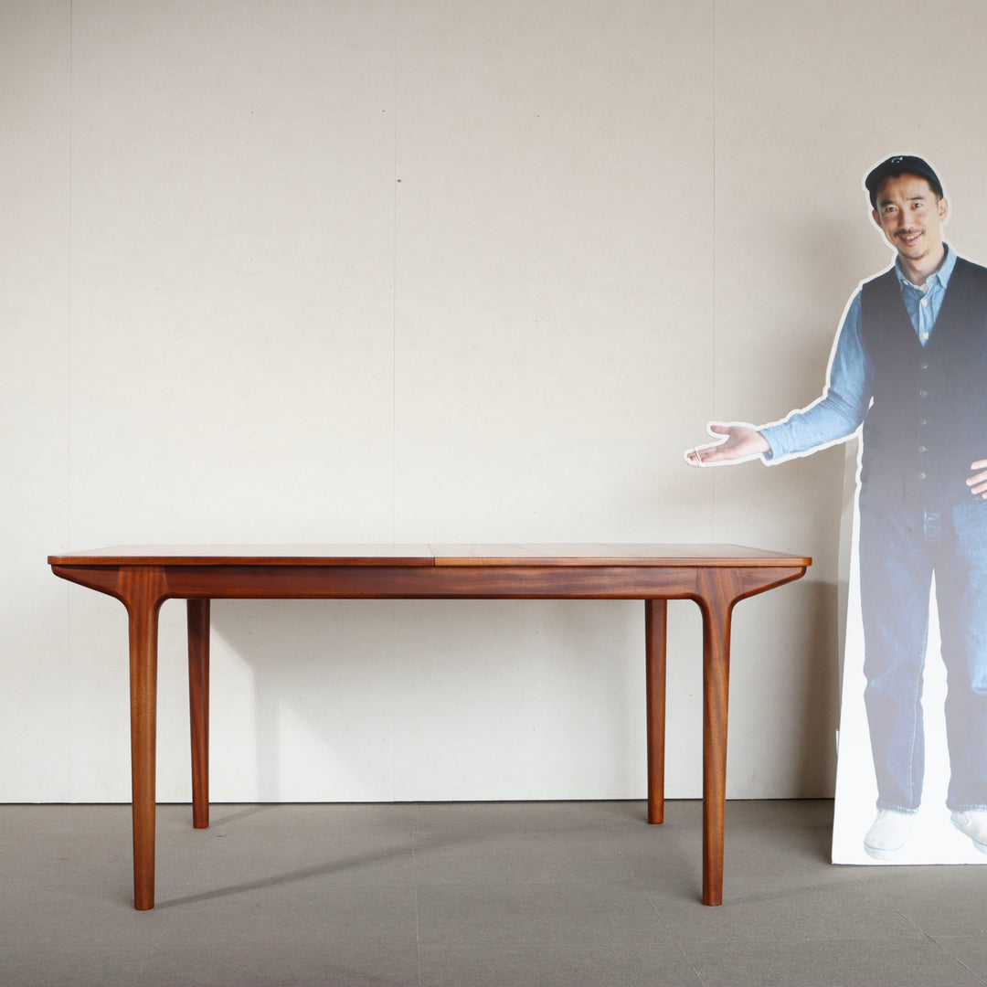 【comingsoon!】 MCINTOSH T3 DINING TABLE ItemCode-DAWN27