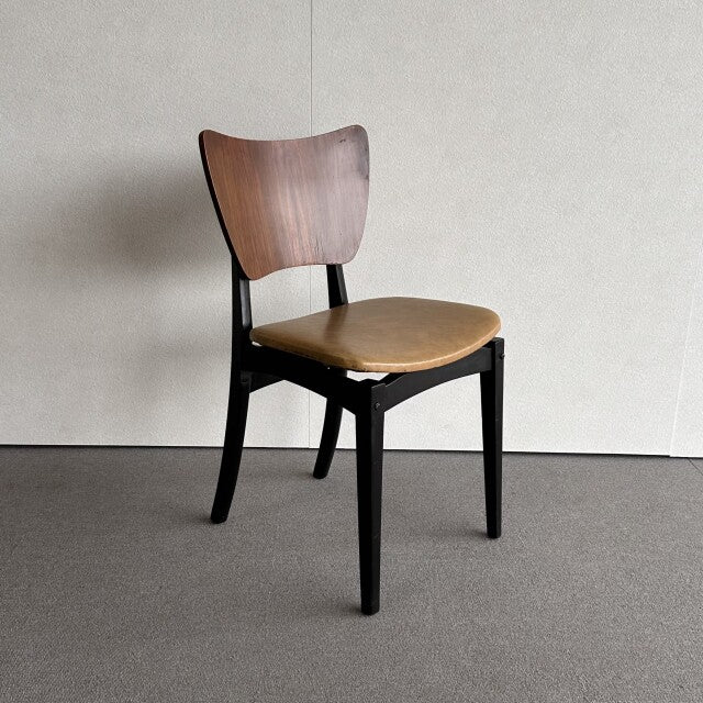 武骨な感じが良い。座面の色も良いんです！　Vintage Chair 1950's　商品番号23145a