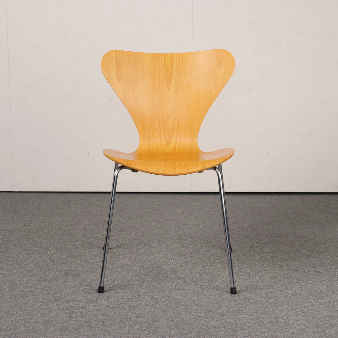 【comingsoon!】Danish Dining chair 'Serie 7' by Arne Jacobsen | KLAR126a