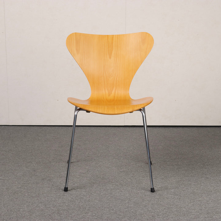 【comingsoon!】Danish Dining chair 'Serie 7' by Arne Jacobsen | KLAR126a