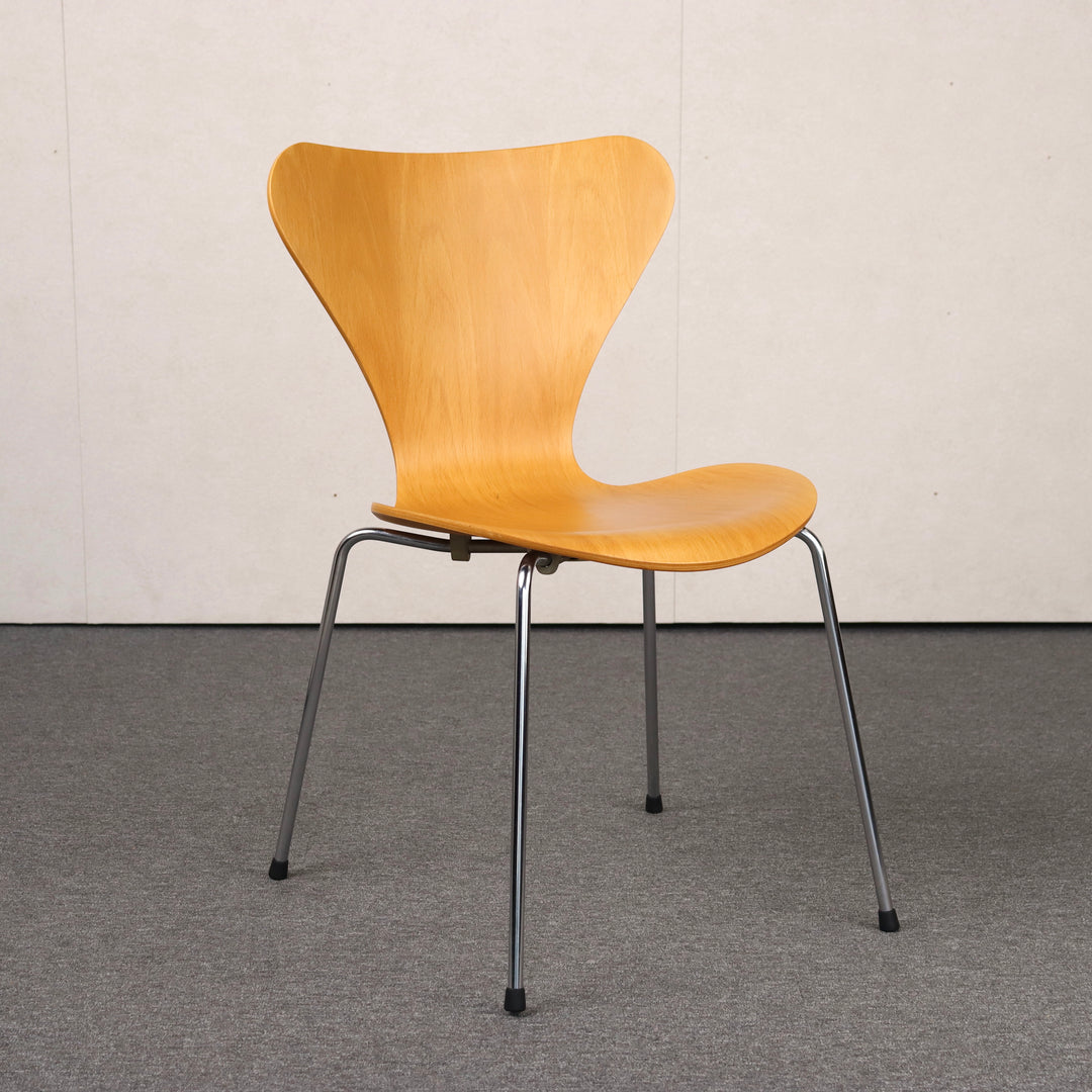 【comingsoon!】Danish Dining chair 'Serie 7' by Arne Jacobsen | KLAR126b