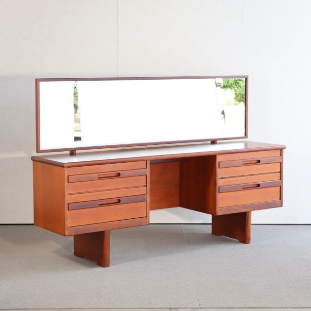 WILLIAM LAWRENCE DRESSING TABLE　商品番号27093aドレッサーバージョン