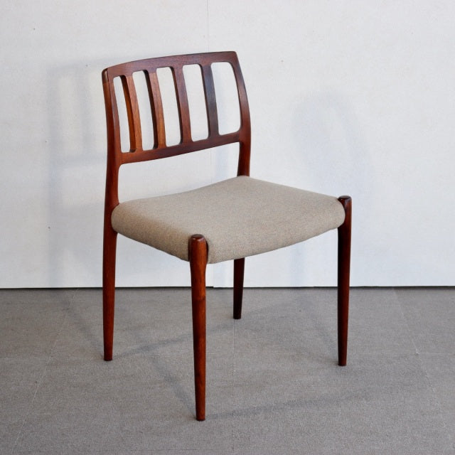【職人２０％】　J.L.モラー（J.L.Moller）No.83　デンマーク製ダイニングチェア　商品番号27022a