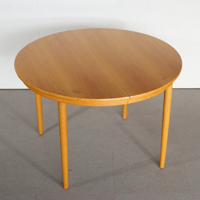 デンマーク製ラウンドダイニングテーブル  温故知新  ItemCode-30041