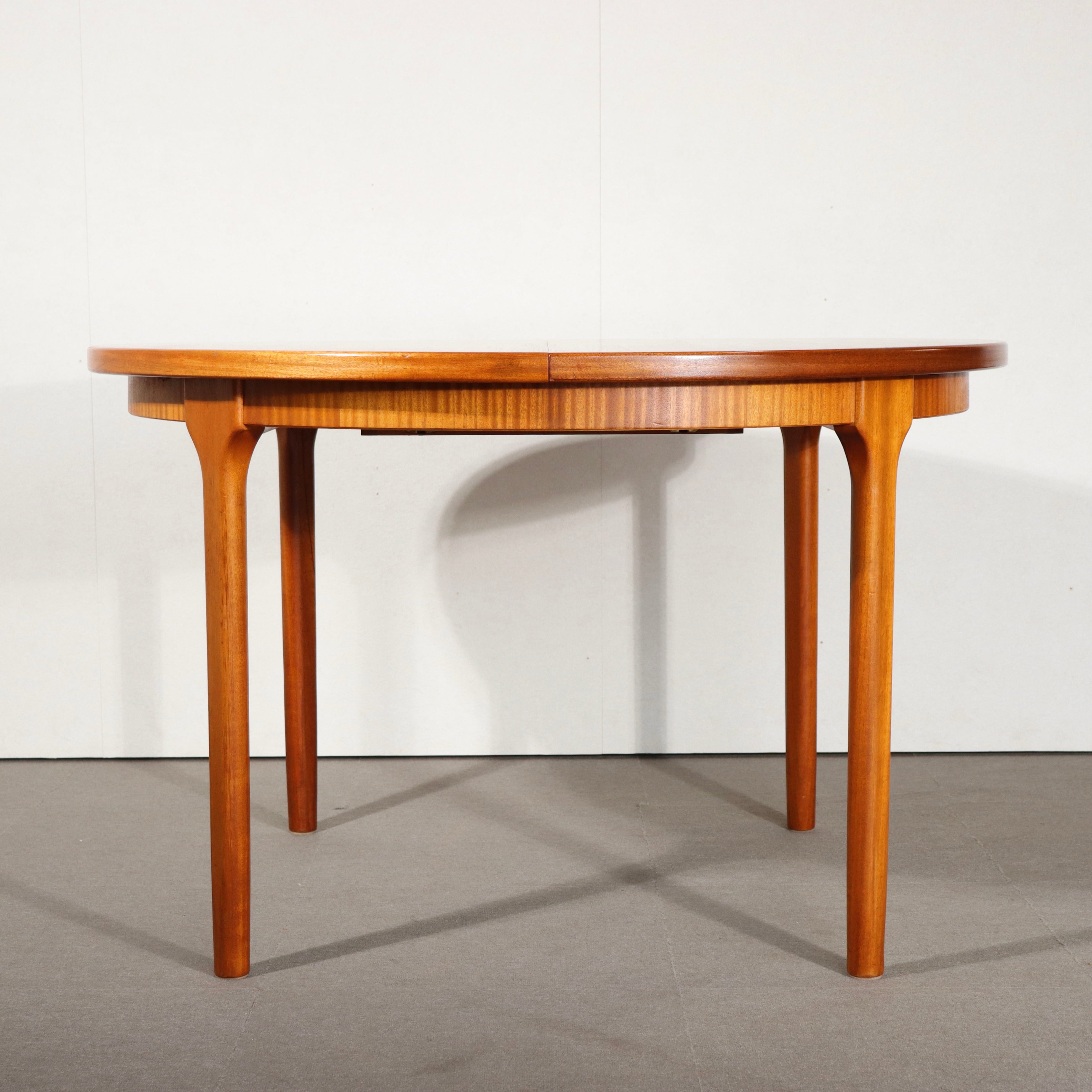 topIMG_3892_Mcintosh_Sideboard
