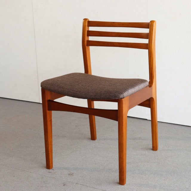 持ち帰り専用！ヴィンテージ ダイニングチェア 座面張替済 商品番号25144d