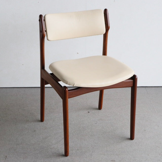 『椅子』　エリック・バッハ　Erik Buch Model 49 ダイニングチェア　背もたれダメージあり　商品番号23126c