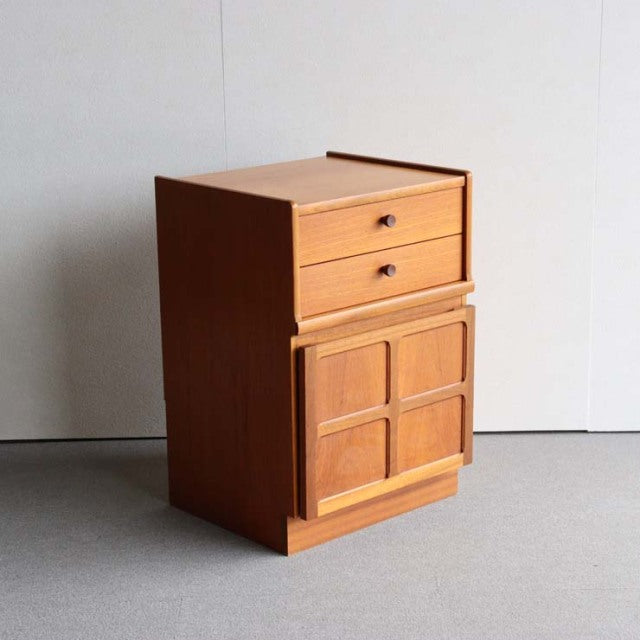 お新香のような名脇役　NATHAN製　スモールカップボード　商品番号25052