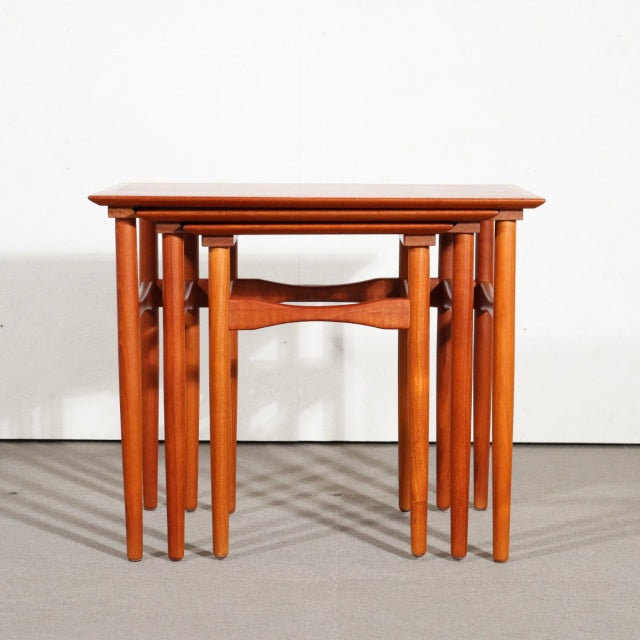 デンマーク製ネストテーブル designed by Poul Hundevad【しょうちゅうだい】　ItemCode-SKOV64 | 送料込
