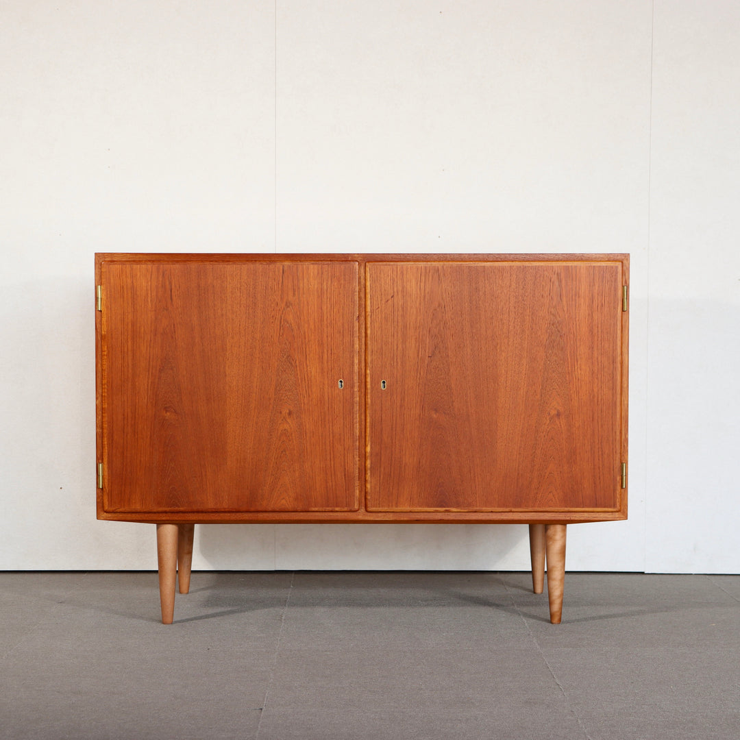 【comingsoon!】 Cabinet by Poul Hundevad ItemCode-JORD101 | 送料込 |