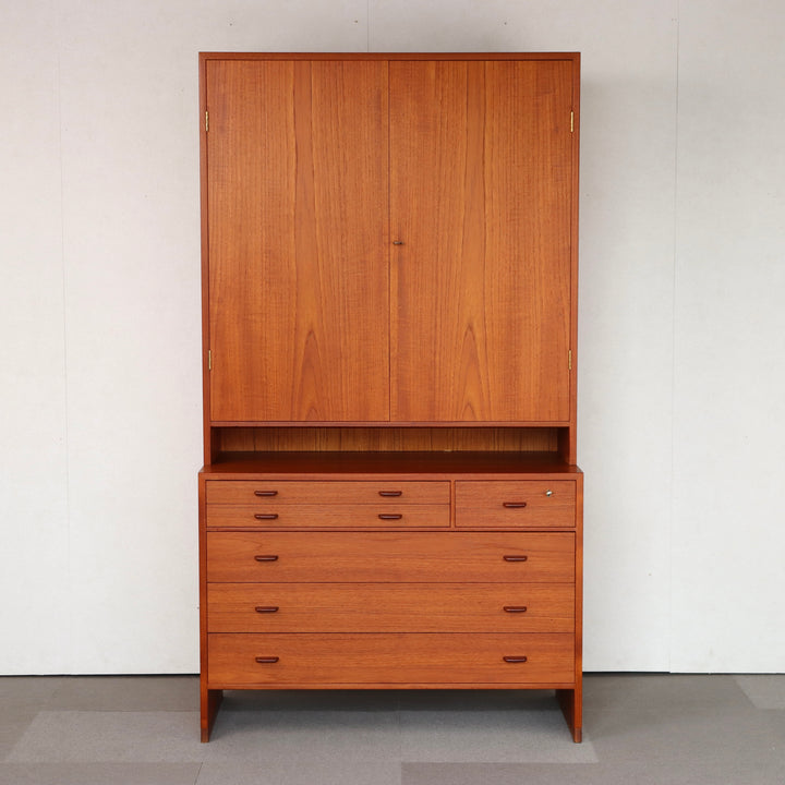 Hans J. Wegner RYモブラー キャビネット