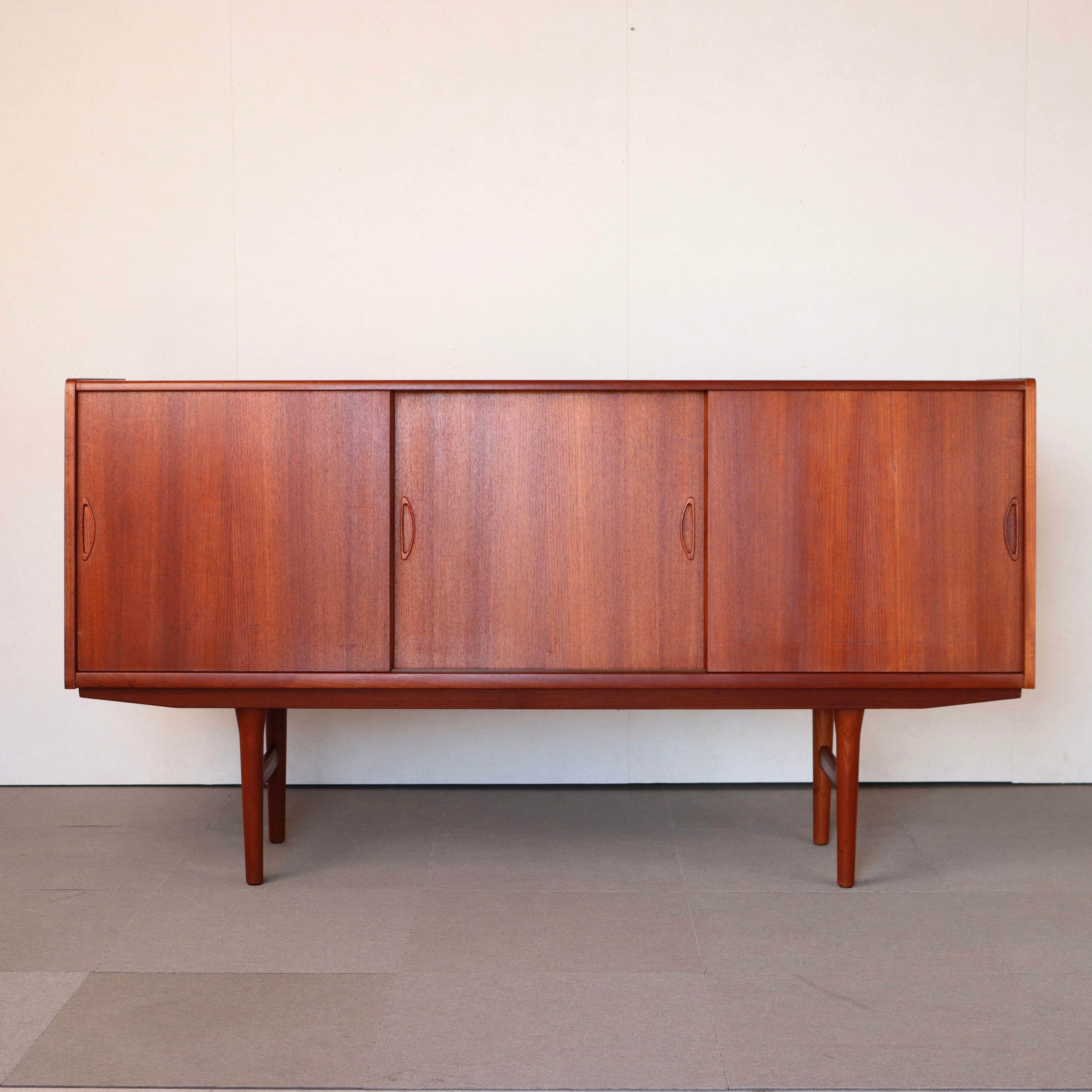 topIMG_7263_Denmark_Sideboard_