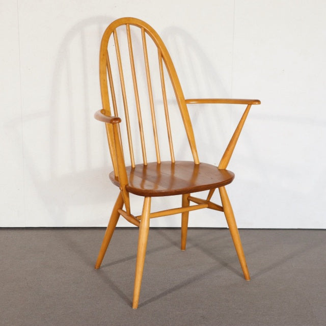 【ハグ待ちしている椅子】　アーコールERCOL アームチェア　商品番号29082a