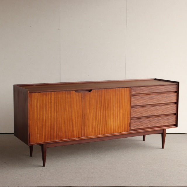 【T様専用】「LONDON生まれLONDON育ちです」ファイン・レディ・ファーニチャーFyne Ladye Furniture　サイドボード　 商品番号【022001】