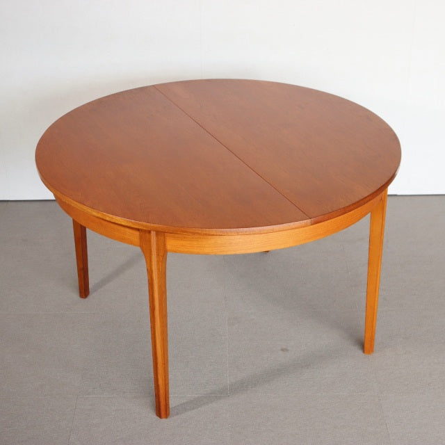 サトクリフオブトッドモーデンsutcliffeoftodmordenラウンドダイニングテーブル     【流行？そんなものはワシが決めるんじゃ！】 ItemCode-29018