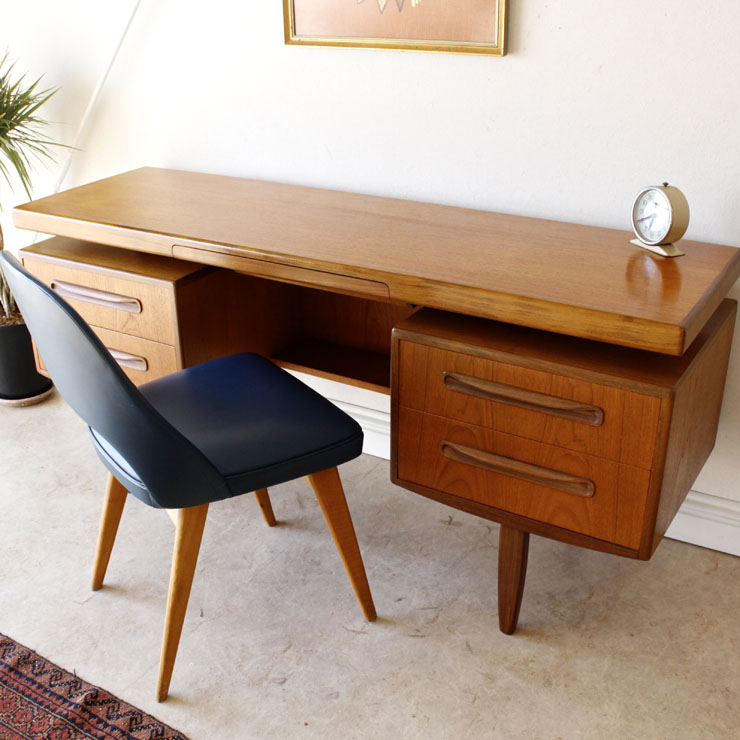 ジープラン・G-plan・デスク・チーク・ビンテージ・ドレッサー・ビンテージ・家具